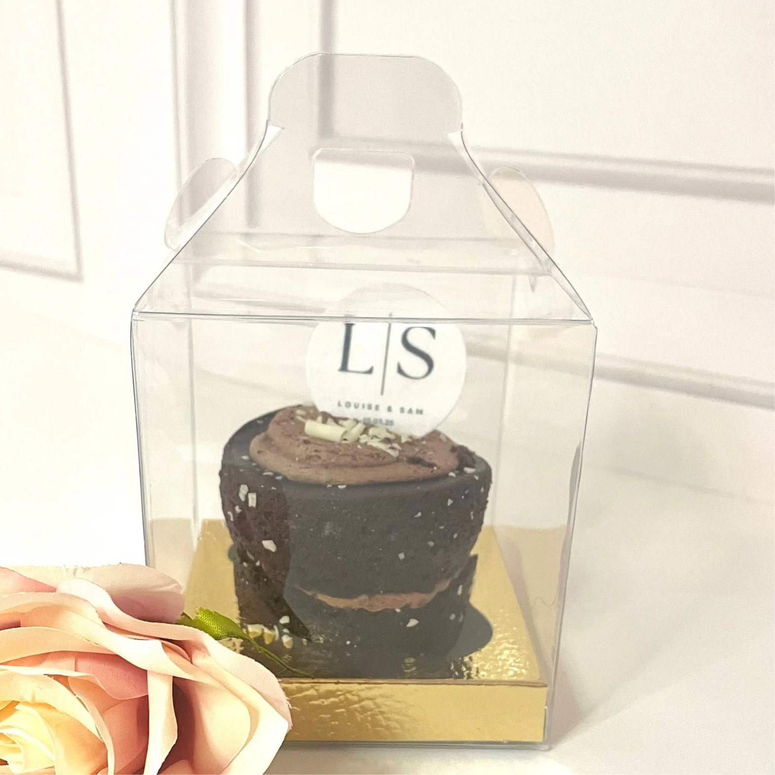 Transparent Cupcake Box With handle & gold Insert - Pack Of 10