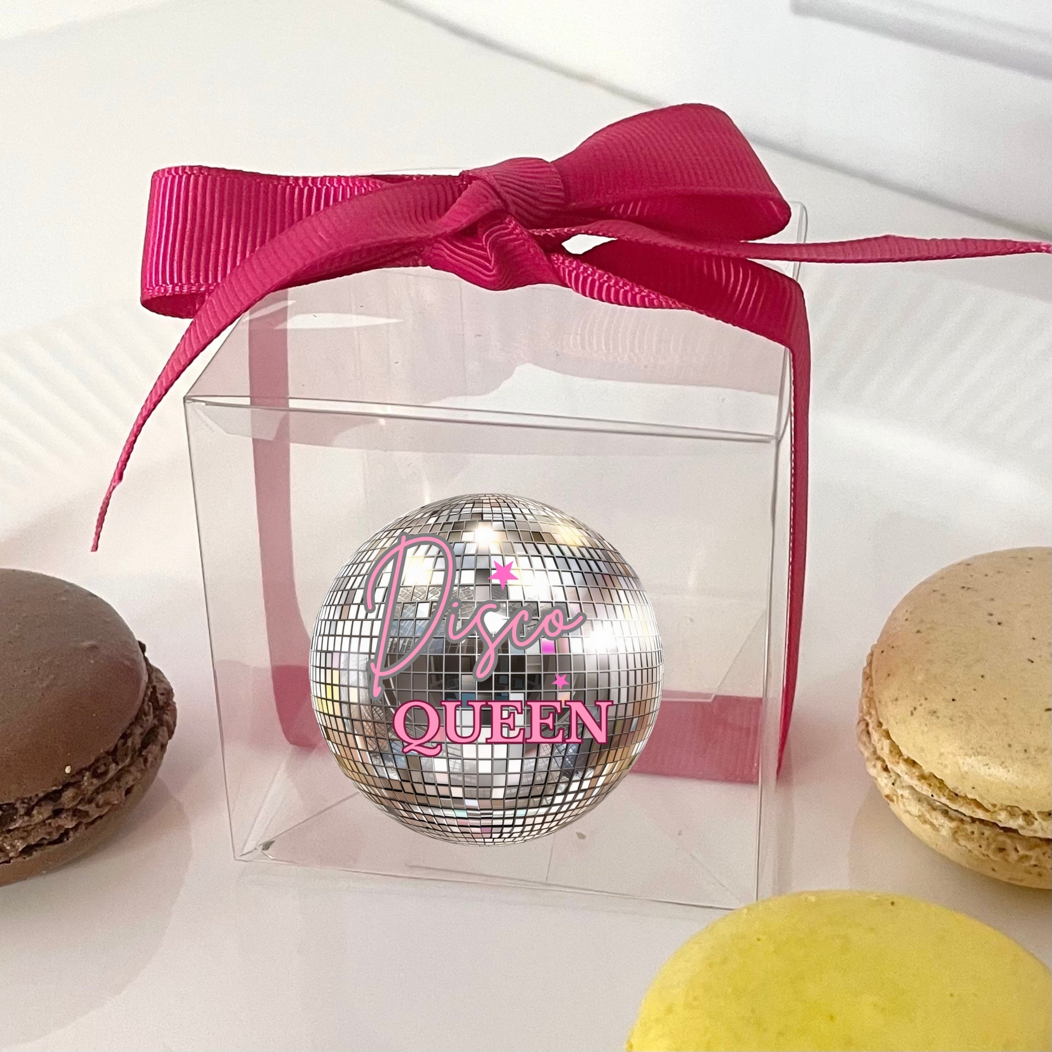 Disco queen box with sticker and ribbon